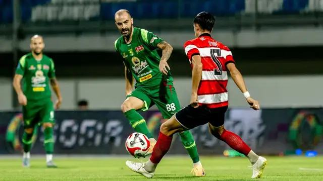 Persebaya Menangi Derbi Suramadu, Persija Tempel Borneo FC