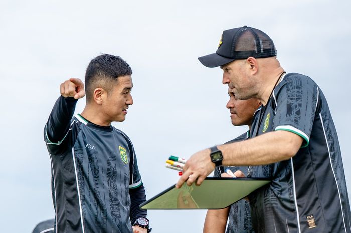 Datang Tanpa Tongkat Nabi Musa, Bernardo Tavares Bicara Realita di Persebaya